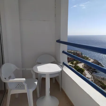 Studio With Ocean View. 100 M Beach Appartamento